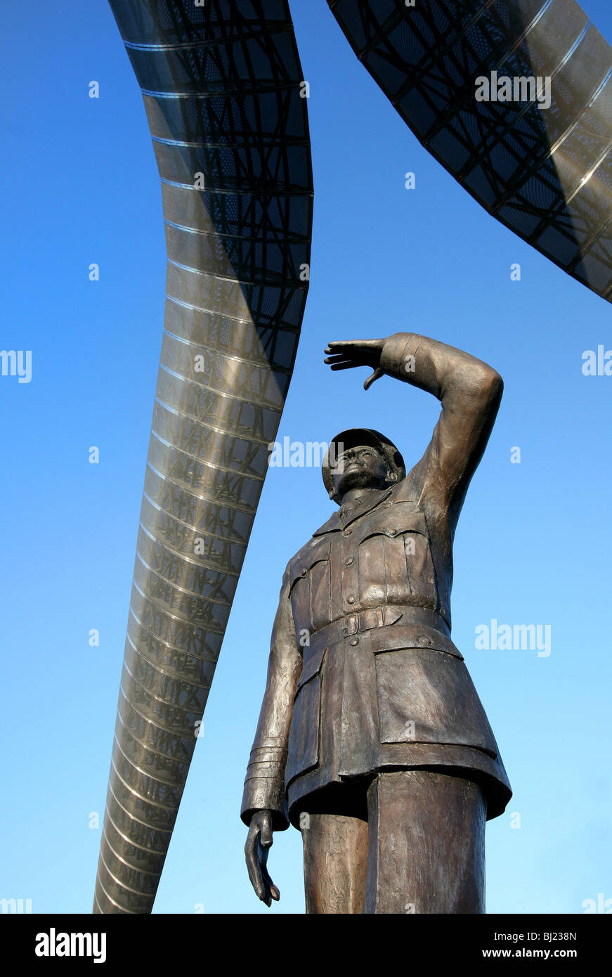 Die Sir Frank Whittle Statue im Zentrum von Coventry, Warwickshire. Stockfoto