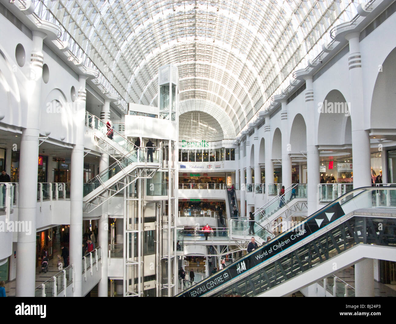 Innenraum des Einkaufszentrums Bentall, Kingston upon Thames, Surrey, UK Stockfoto