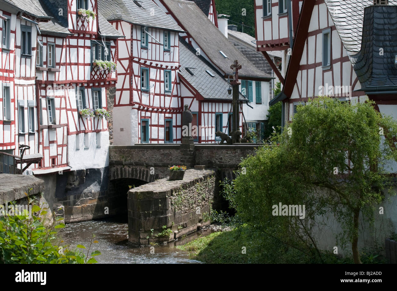 Fachwerk H user Fluss Elz Br cke Monreal Eifel Rheinland Pfalz fachwerk-h-user-fluss-elz-br-cke-monreal-eifel-rheinland-pfalz