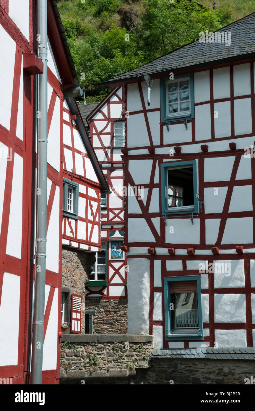 Timber Framed Houses Monreal Eifel Fotos Und Bildmaterial In Hoher timber-framed-houses-monreal-eifel-fotos-und-bildmaterial-in-hoher