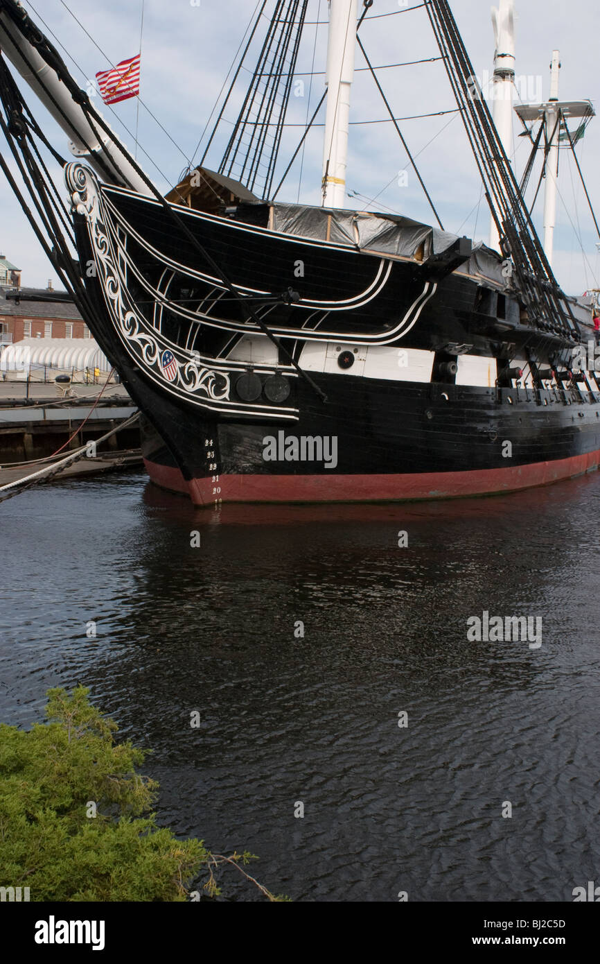 USS Constitution in Charlestown Navy Yard. Beachten Sie die Holzkonstruktion auf dem Deck der Arbeitsbereich während der Renovierung abdeckt. Stockfoto