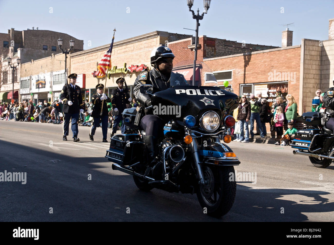 Motorrad-Polizist. 2010 St. Patricks Day Parade. Forest Park, Illinois. Stockfoto