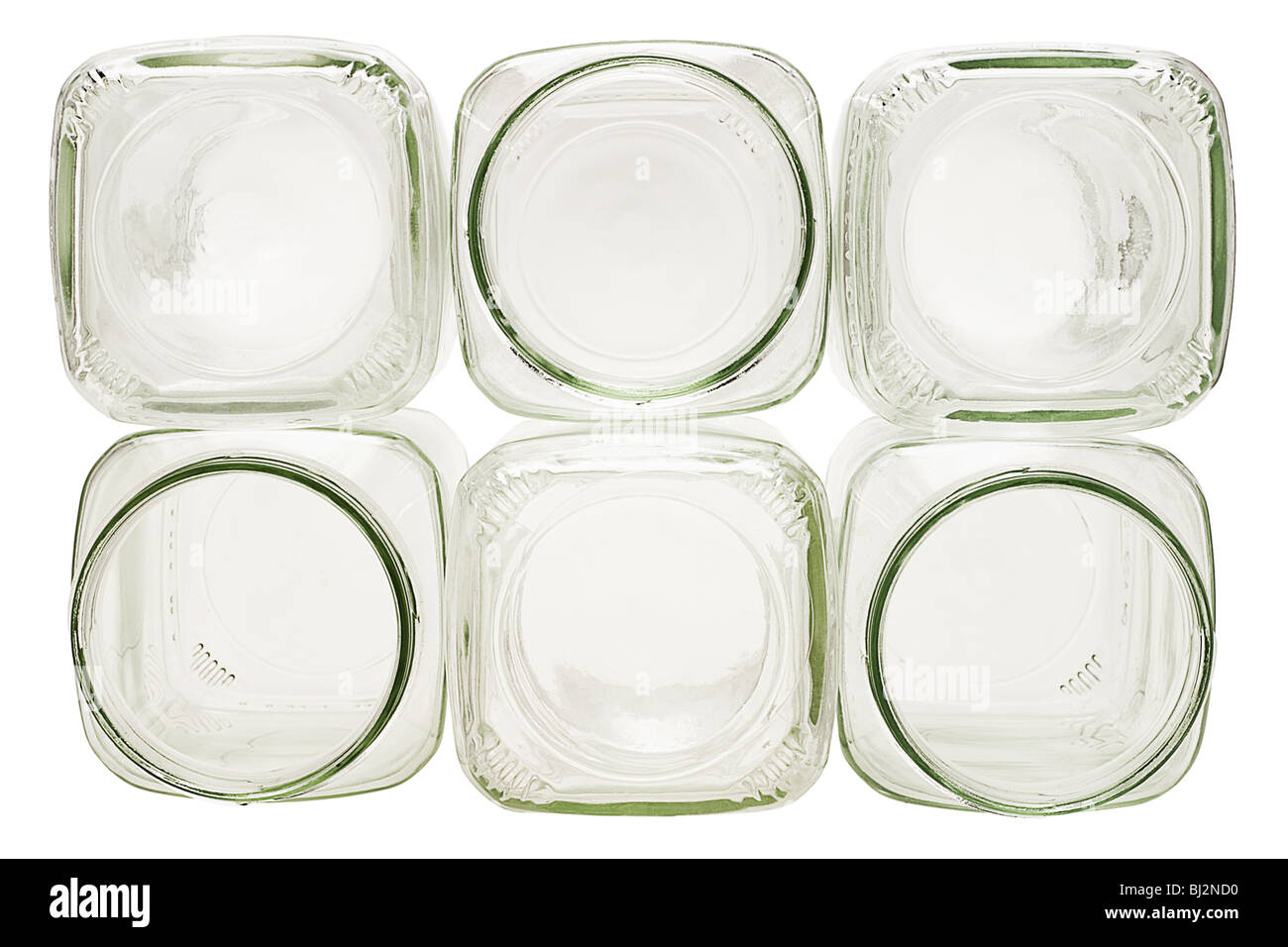 Stapel von leeren Glasbehälter auf weißem Hintergrund Stockfoto