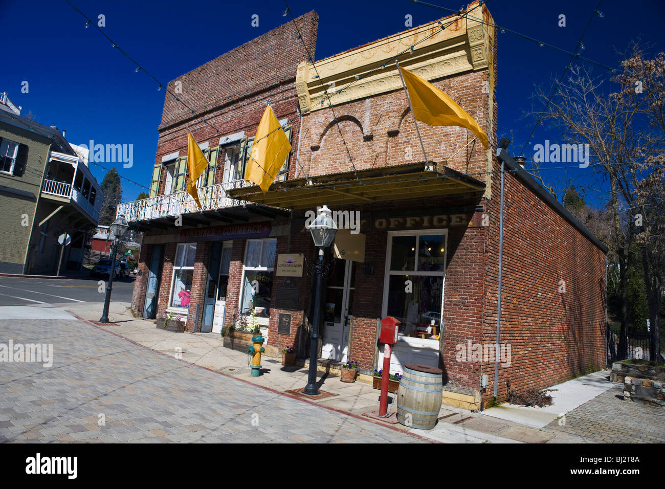 Otts Kontrollamt und dem Yuba Canal Südgebäude, 132 Main Street, Nevada City, Kalifornien, Vereinigte Staaten von Amerika Stockfoto