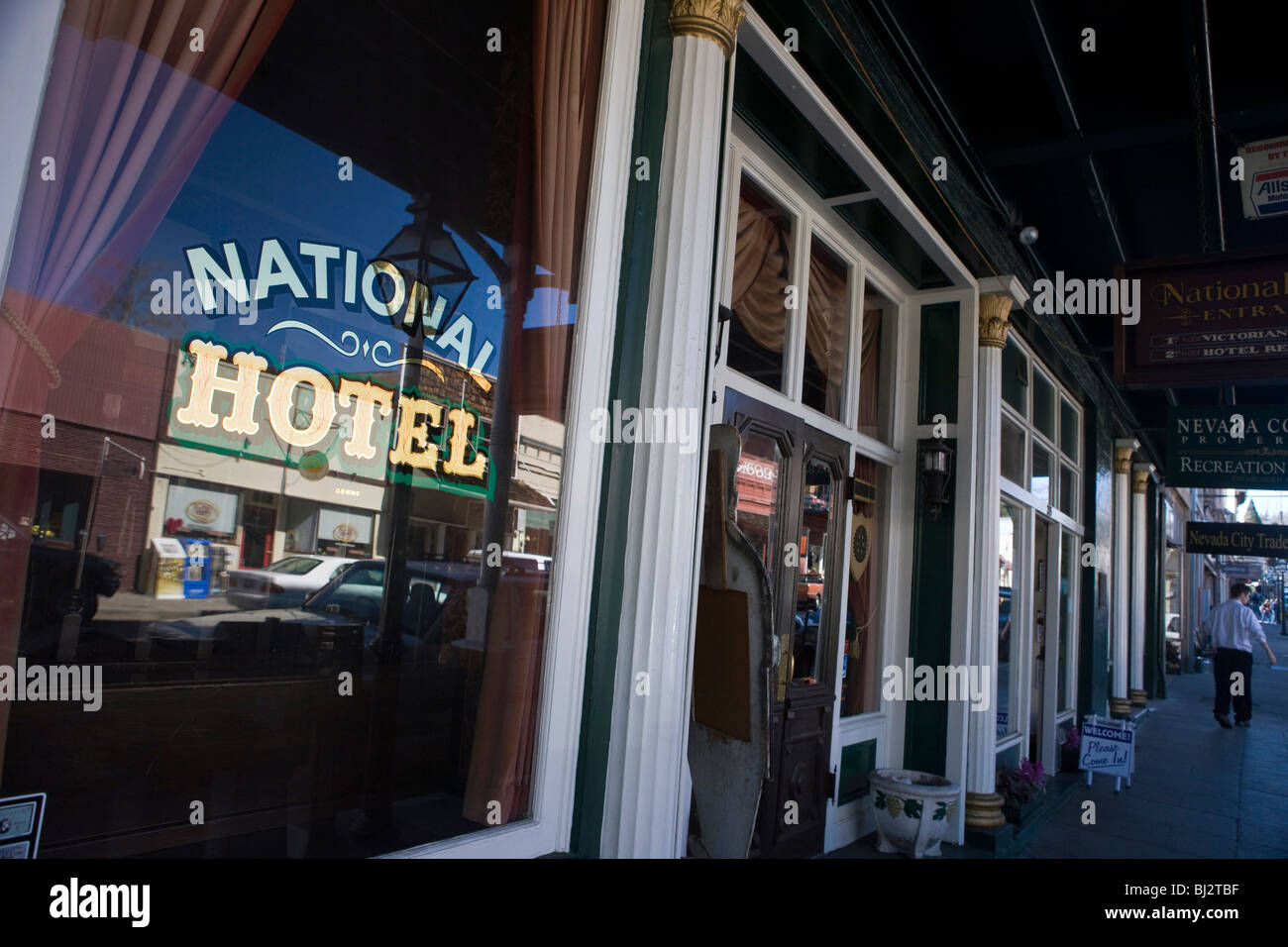 Fenster des Hotel National, Nevada City, Kalifornien, Vereinigte Staaten von Amerika Stockfoto