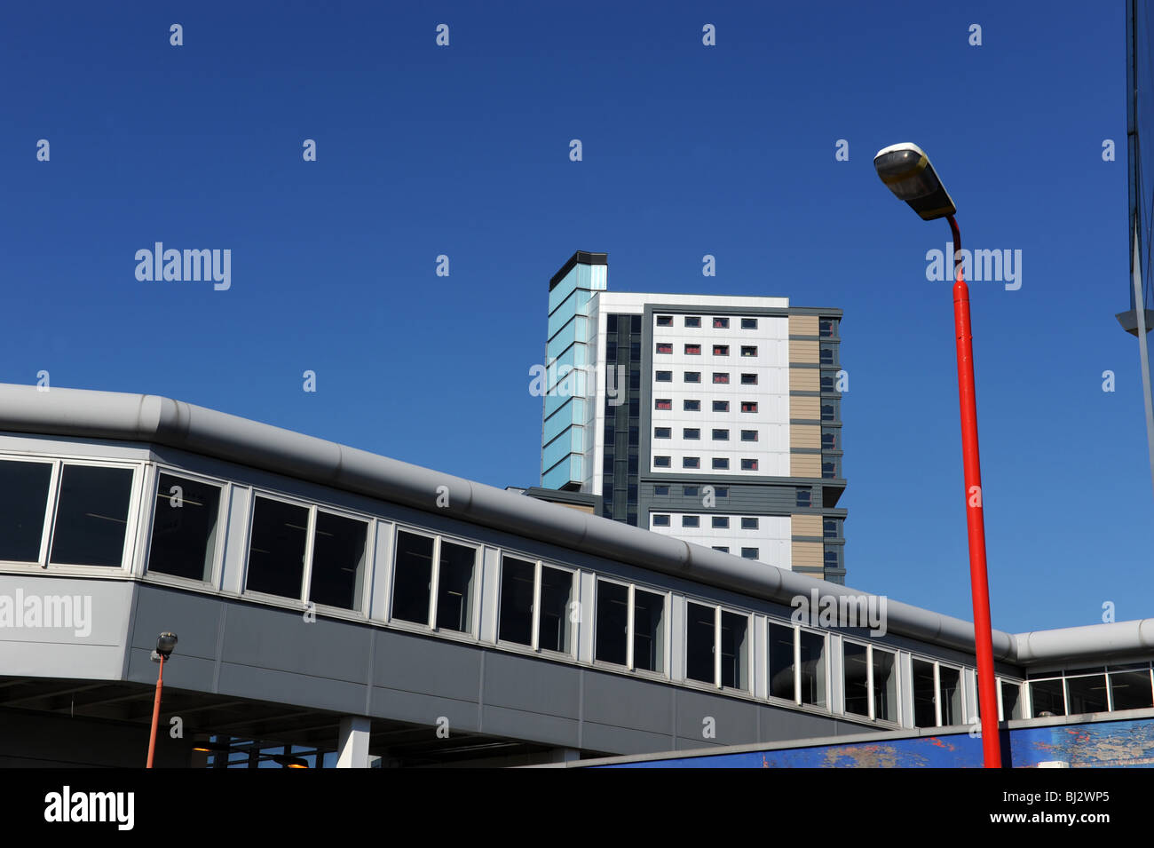 Europas größte modulare Gebäude Victoria Hall "Studentendorf" und dem Bahnhof in Wolverhampton England Uk Stockfoto