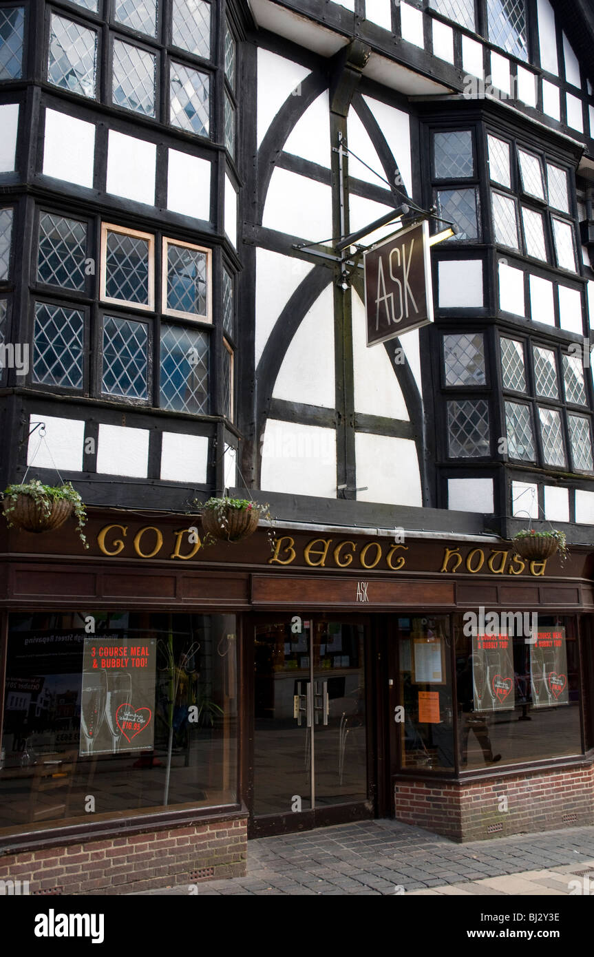 Fragen, Restaurant, Alte Tudor Gebäude in Winchester, Hampshire, England, UK, GB. Stockfoto