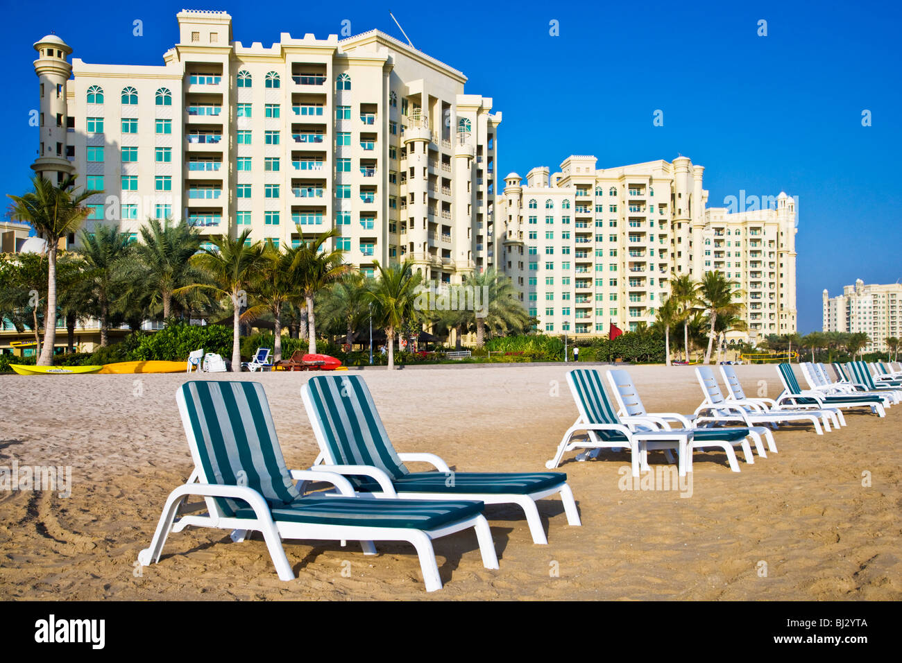 Die Küstenlinie Wohnblocks auf Palm Island Jumeirah in Dubai Stockfoto