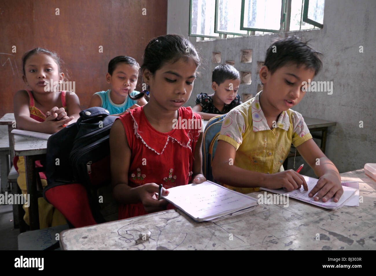 Bangladesch Grundschule für benachteiligte Kinder, University of Notre Dame, Dahka. Foto: SEAN SPRAGUE Stockfoto