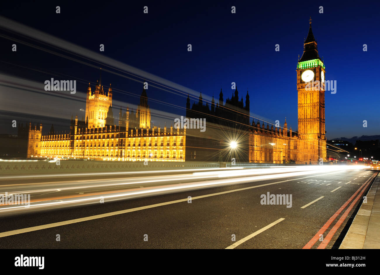 Horizontales Bild von den Houses of Parliament, Big Ben am Abend Zeit London England Stockfoto