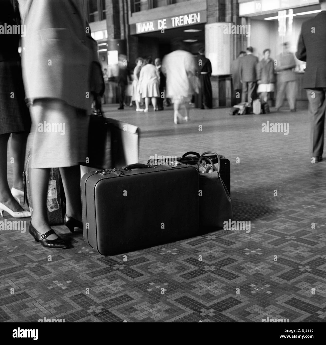 Auf das Zusammentreffen der Centraal Station, Amsterdam, Niederlande, 1963. Künstler: Michael Walters Stockfoto