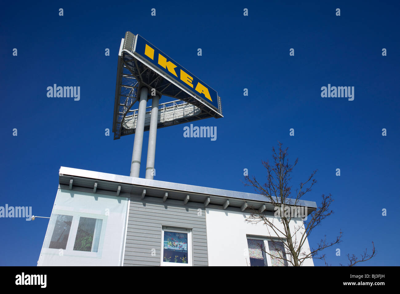 IKEA flach-verpacken Sie Häuser, Boklok, BoKlok, buchstäblich "smart Leben", Präsentation der Rabatt Fertighaus Häuser auf dem Ikea-Gelände in Hofhe Stockfoto