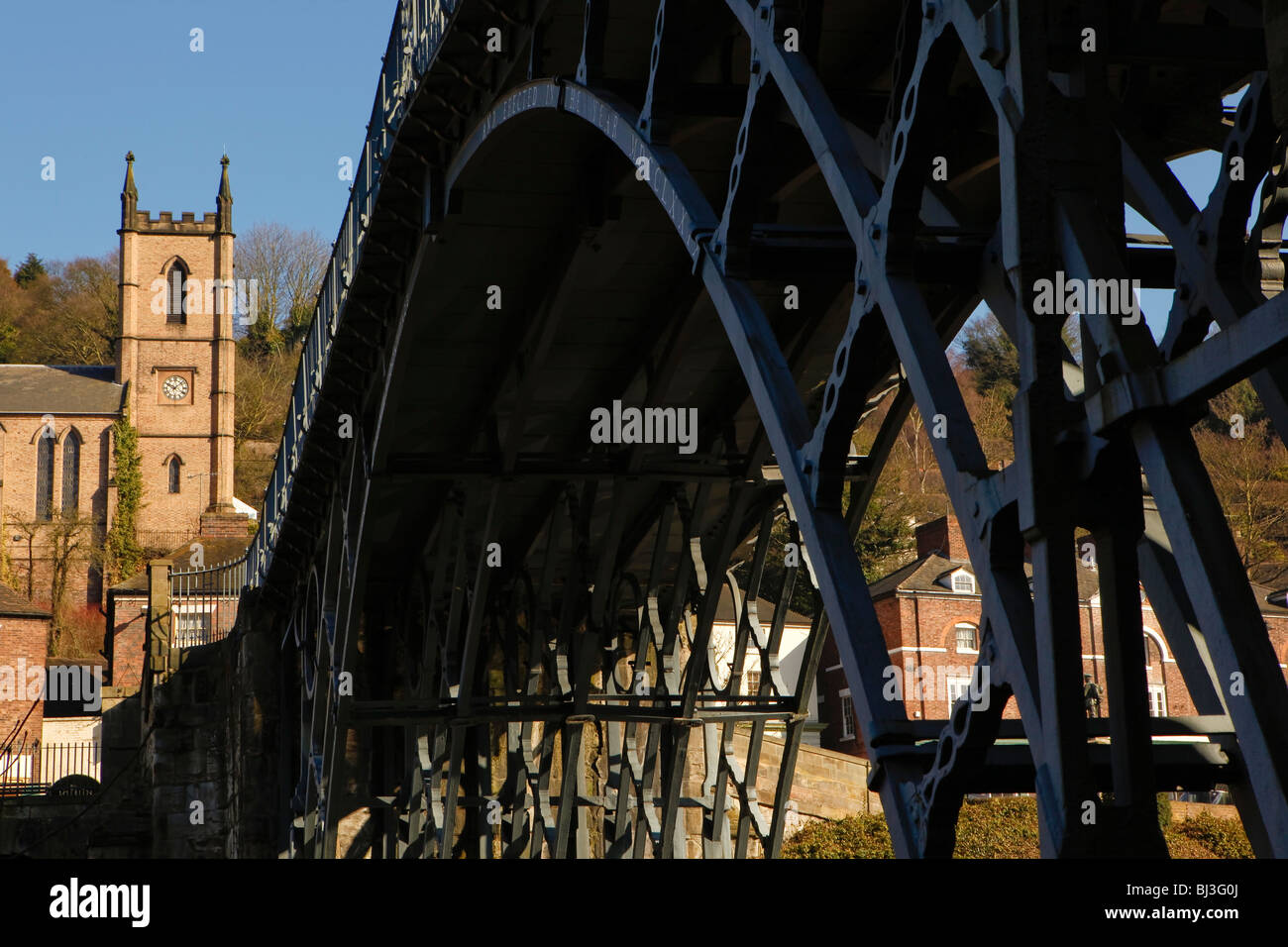 Die Ironbridge in Ironbridge Gorge, Telford, Shropshire, England. Anerkannt als die Wiege der industriellen Revolution. Stockfoto