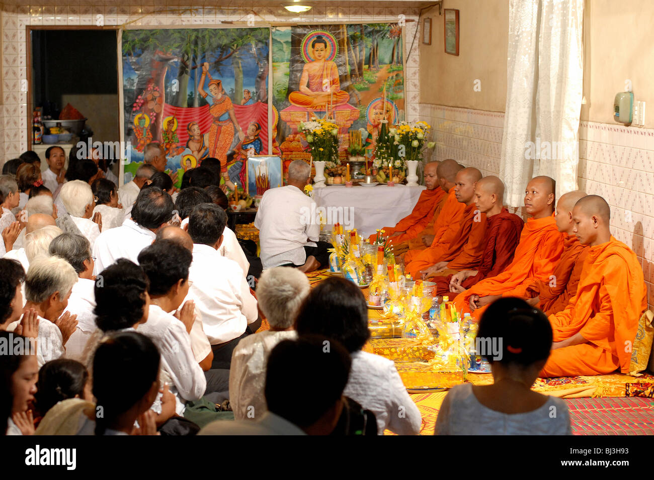 Buddhistische Trauer Zeremonie in einer wohlhabenden Familie, Phnom Penh, Kambodscha Stockfoto