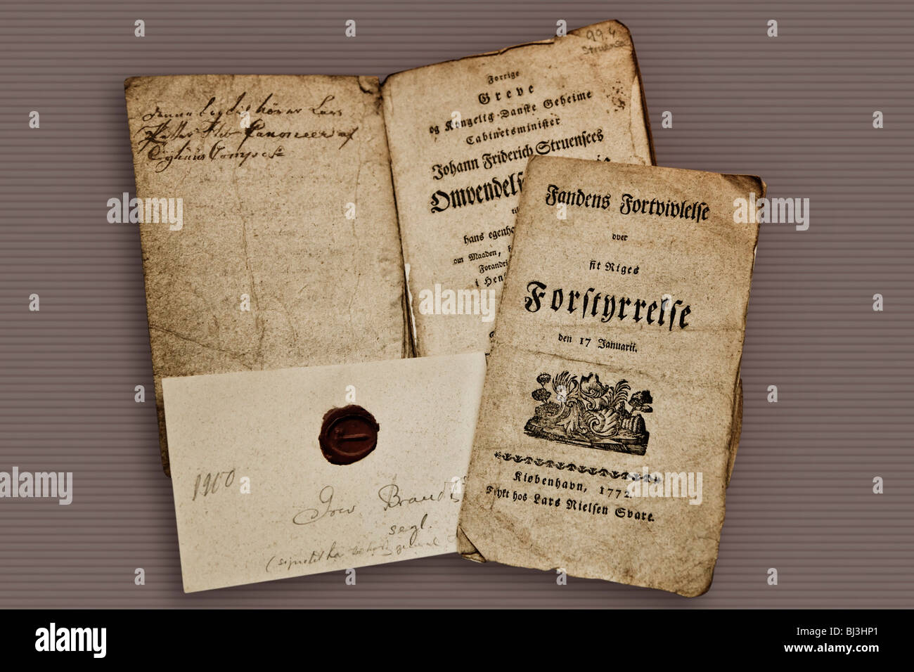 Alte Bücher und Papiere aus dem Jahr 1772 Stockfoto
