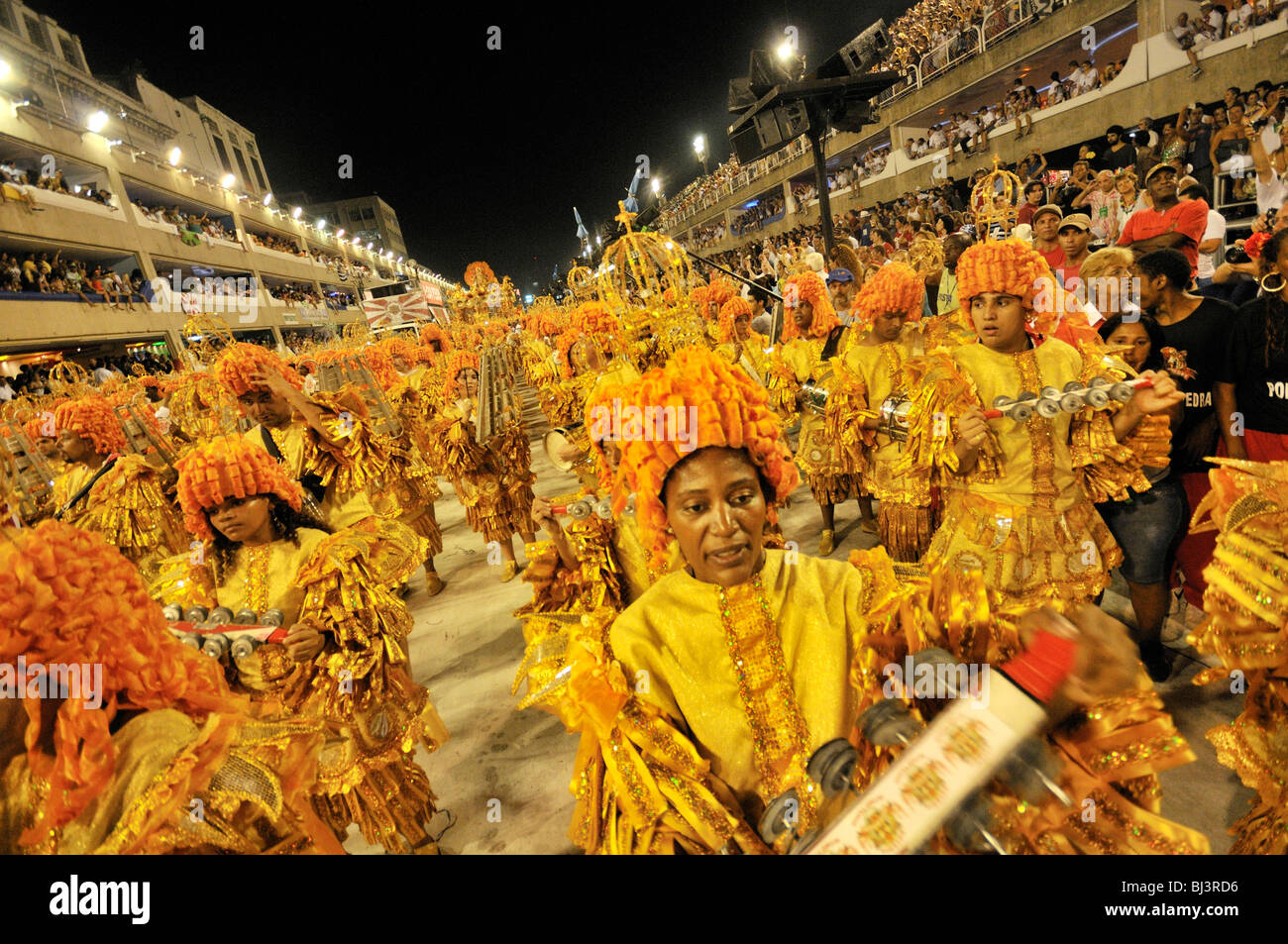 Samba-Gruppe, Beteria, der die Unidos Porto da Pedra Samba-Schule, Carnaval 2010 Sambodromo, Rio De Janeiro, Brasilien, Süd bin Stockfoto