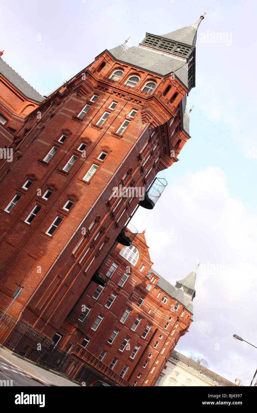London die kreuzförmige Gebäude entworfen von Alfred Waterhouse in 1896 nun Teil des UCL University College London in Gower Street Stockfoto