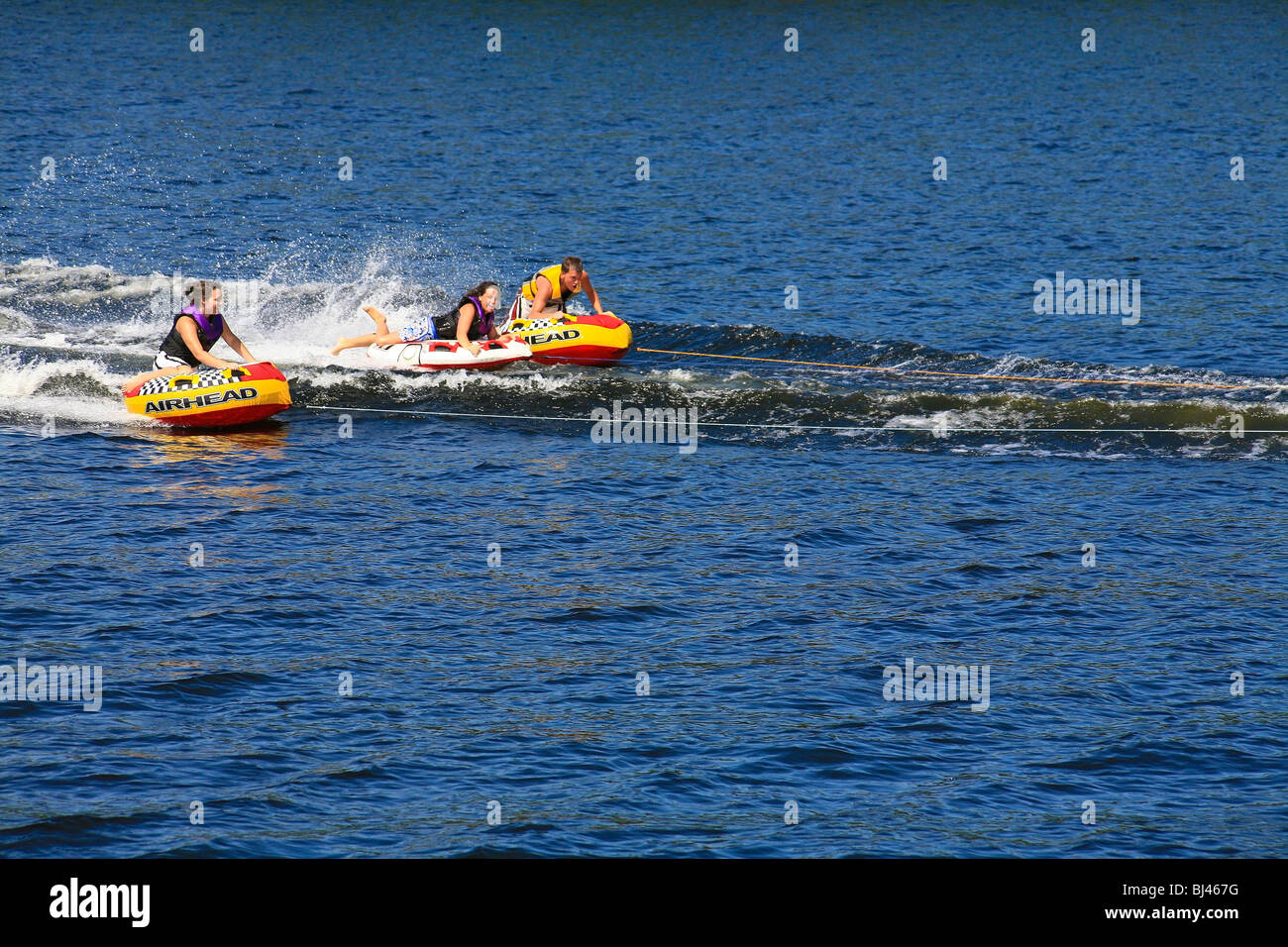 Schläuche an einem See im Ferienhaus Land im Sommer auf Lake Muskoka in Gravenhurst, Ontario; Kanada Stockfoto