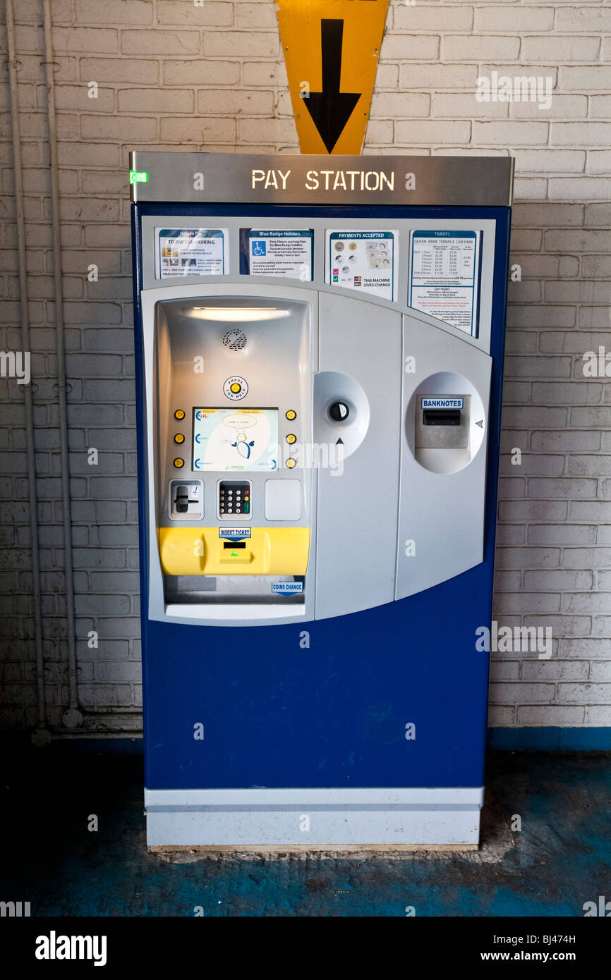 Parkplatz-Fahrkartenautomat Stockfoto