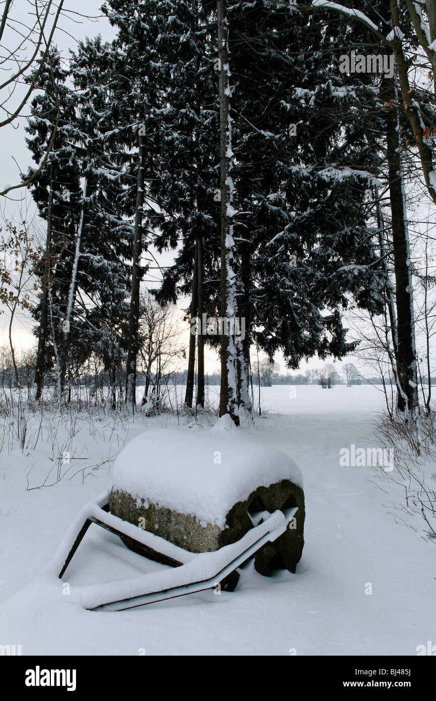 Bauern schwere Walze bedeckt Schnee, Chiemgau, Oberbayern-Deutschland Stockfoto