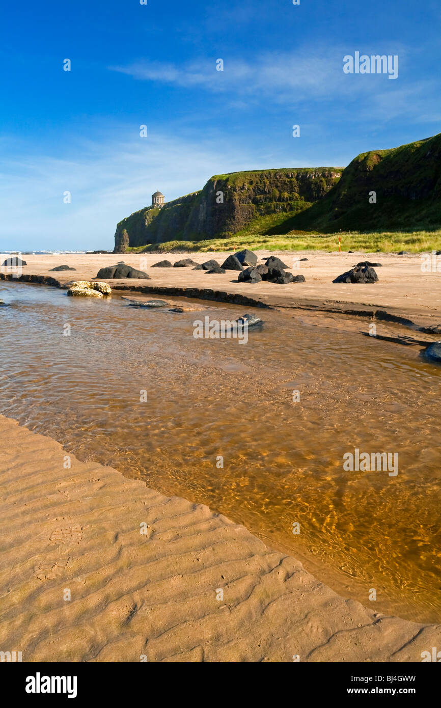 Der Strand von Abfahrt nach Osten in Richtung Mussenden Temple auf der Klippe County Londonderry-Nordirland Stockfoto