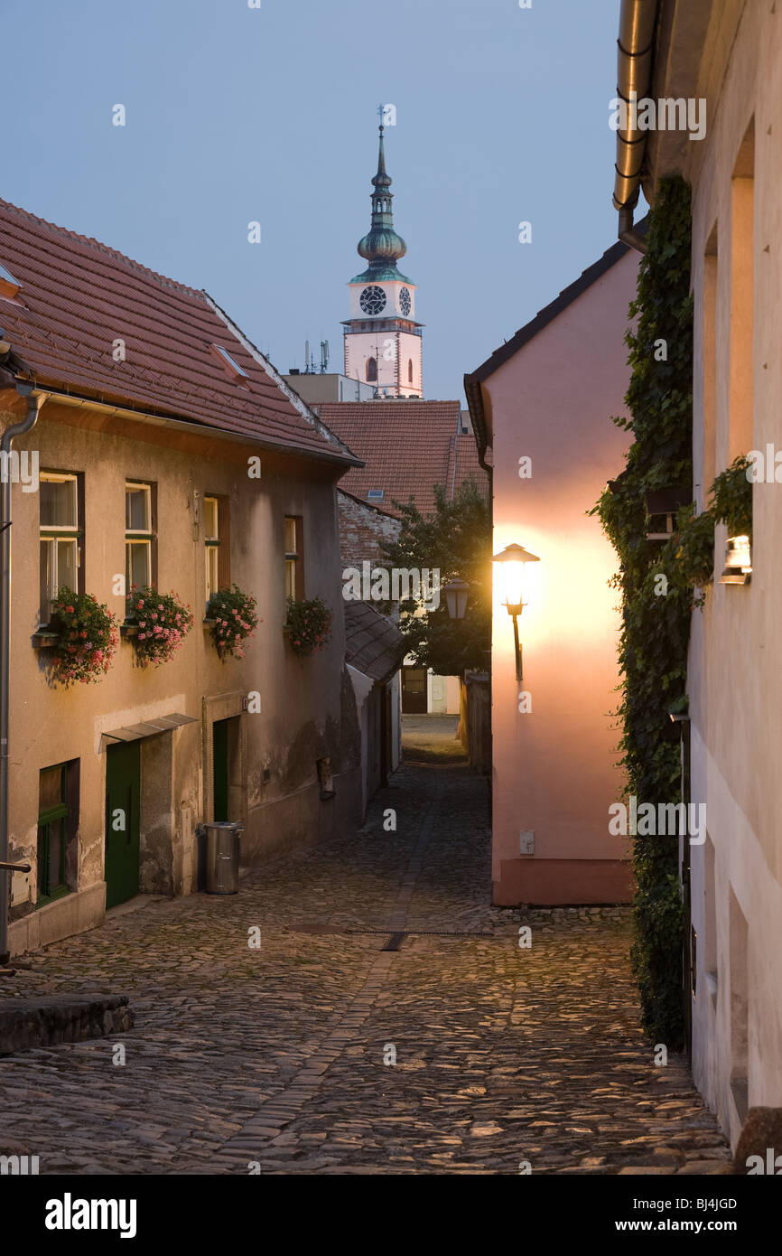 Beleuchtete Judenstadt in Trebic (Moravia, Tschechien). UNESCO-Weltkulturerbe. Stockfoto