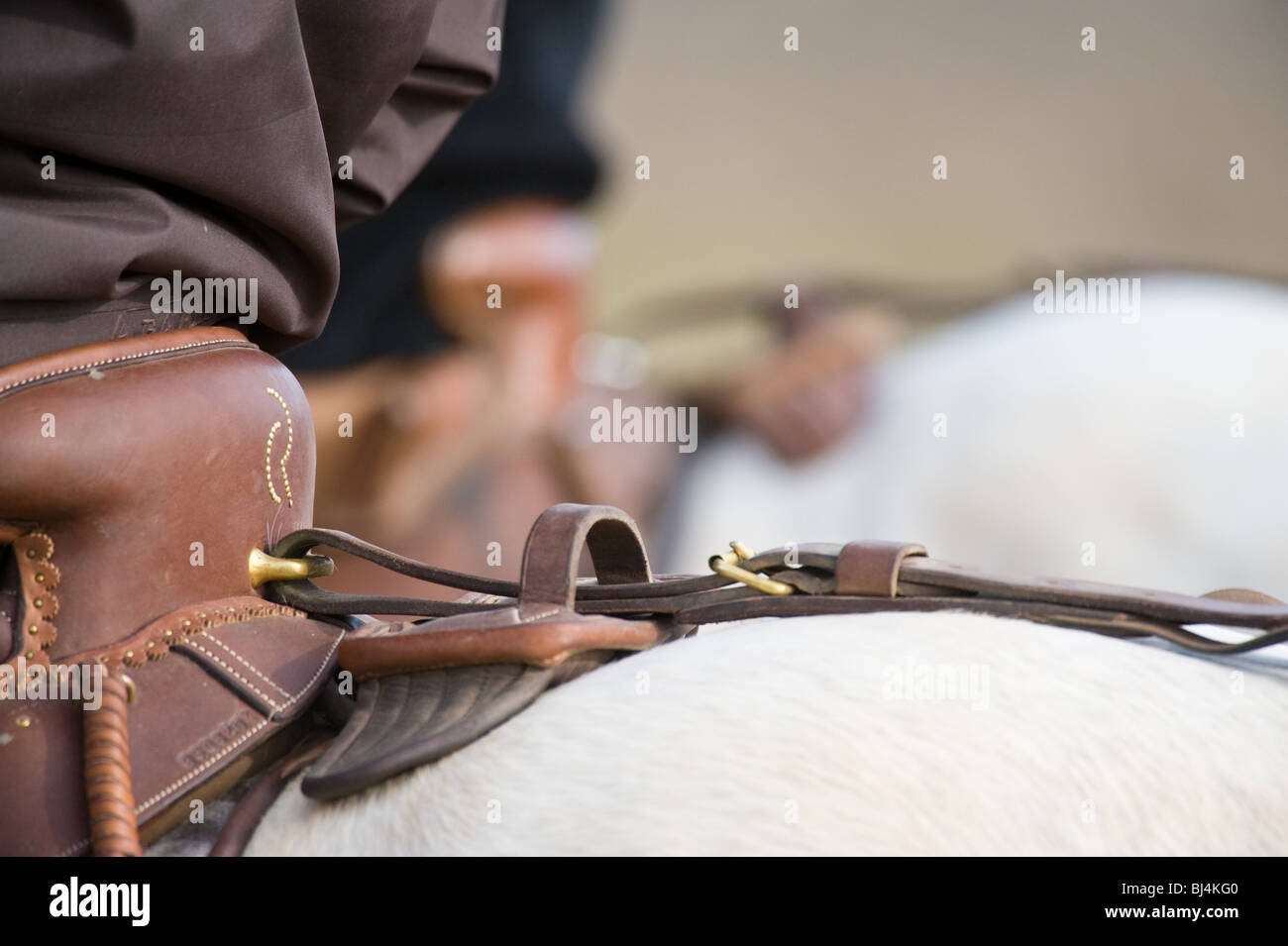 Ein Blick über die traditionelle Sättel der Camargue-Reiter Stockfoto