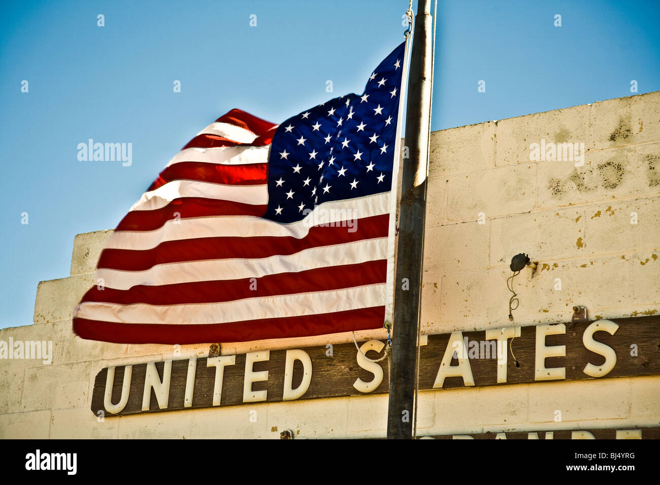 Eine amerikanische Flagge und die Worte USA Stockfoto