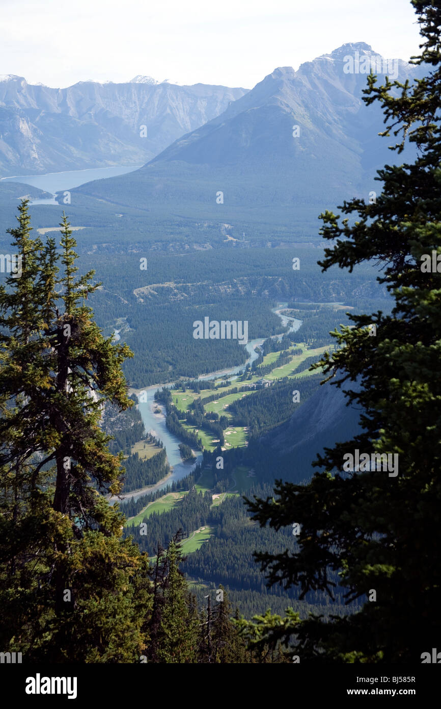 Blick vom Sulphur Mountain über Banff Spring Hotel Golfplatz. Banff Nationalpark, Alberta, Kanada Stockfoto