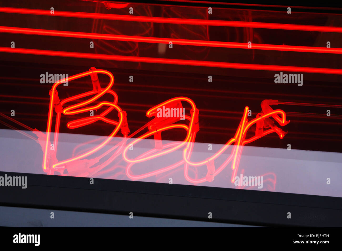 Beleuchtete bar Zeichen Stockfoto