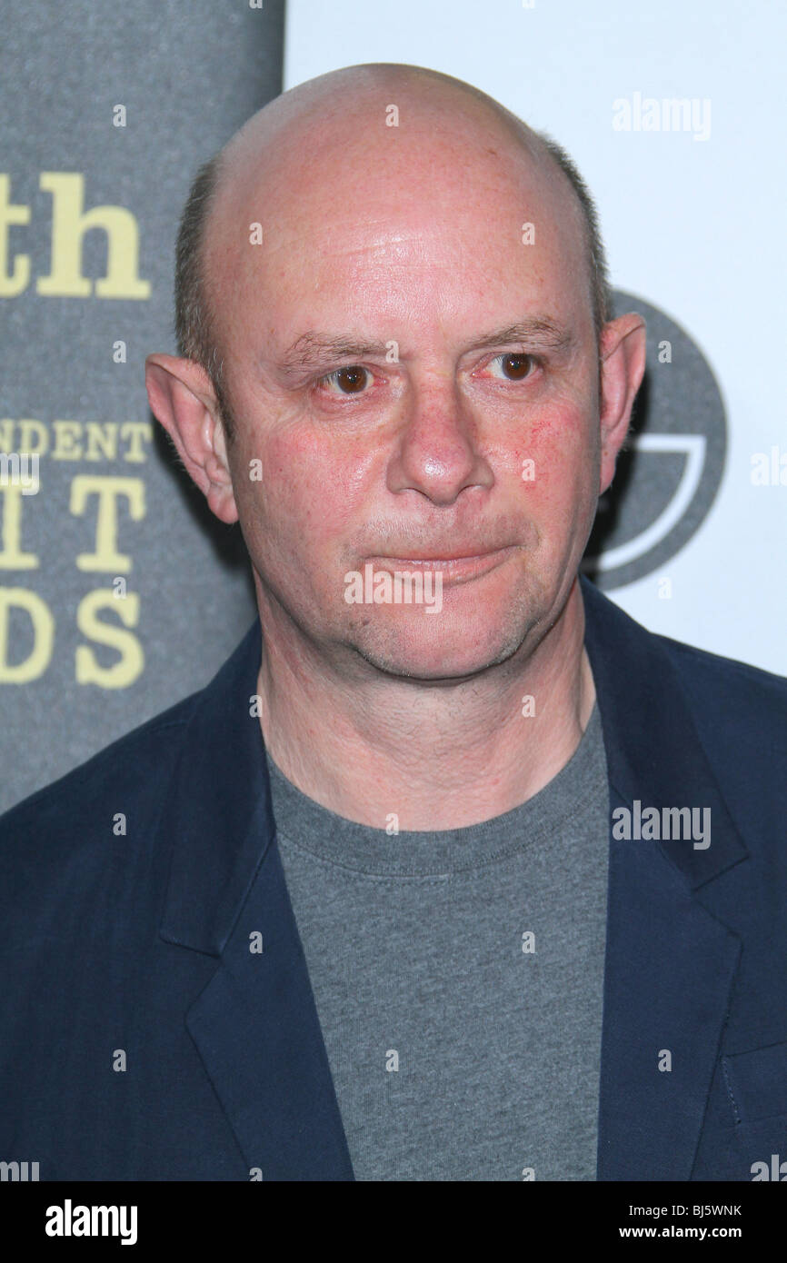 NICK HORNBY 25TH FILM INDEPENDENT SPIRIT AWARDS DOWNTOWN LOS ANGELES CA USA 5. März 2010 Stockfoto