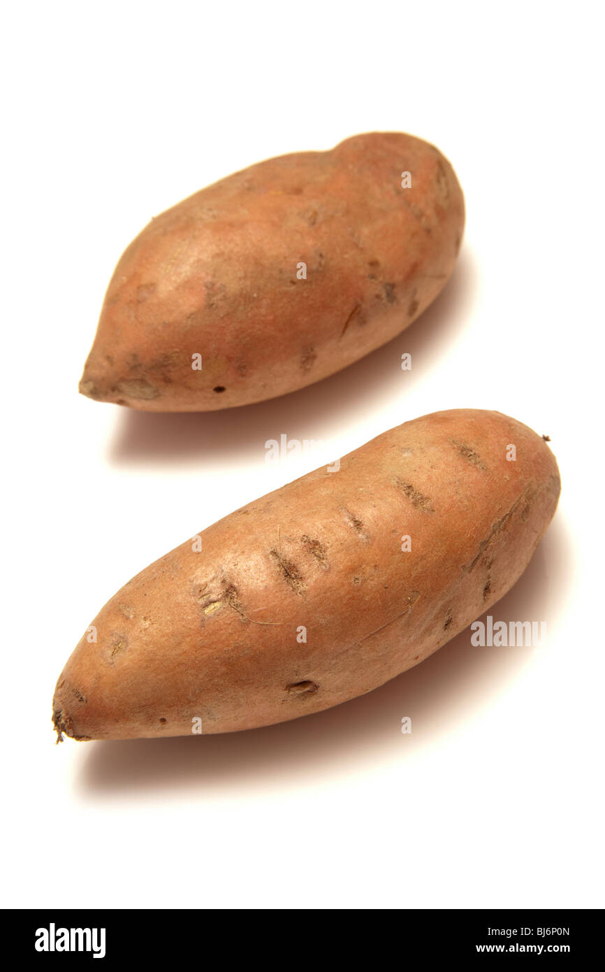 Süßkartoffel isoliert auf einem weißen Studio-Hintergrund. Stockfoto