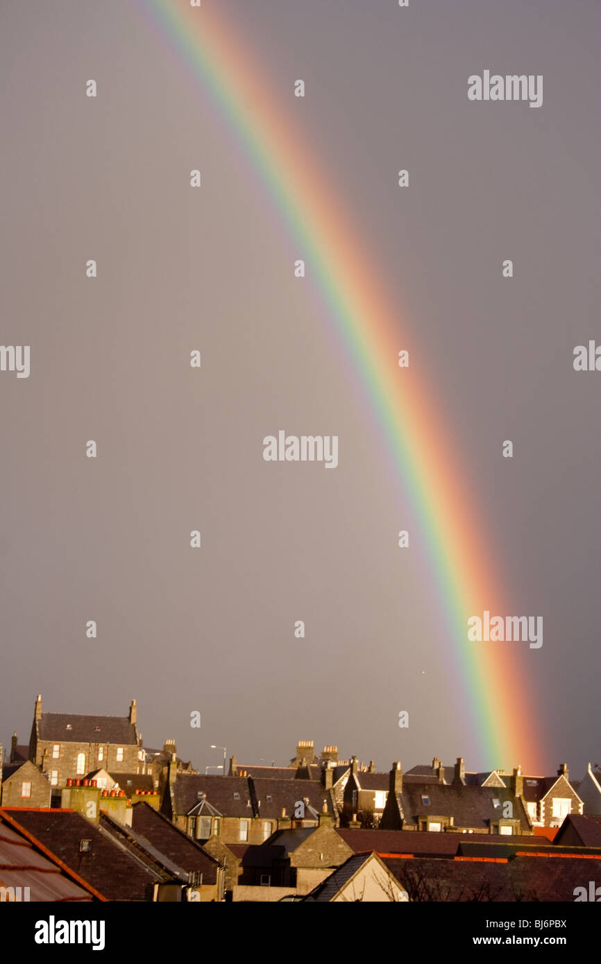 Regenbogen über Lerwick Stockfoto