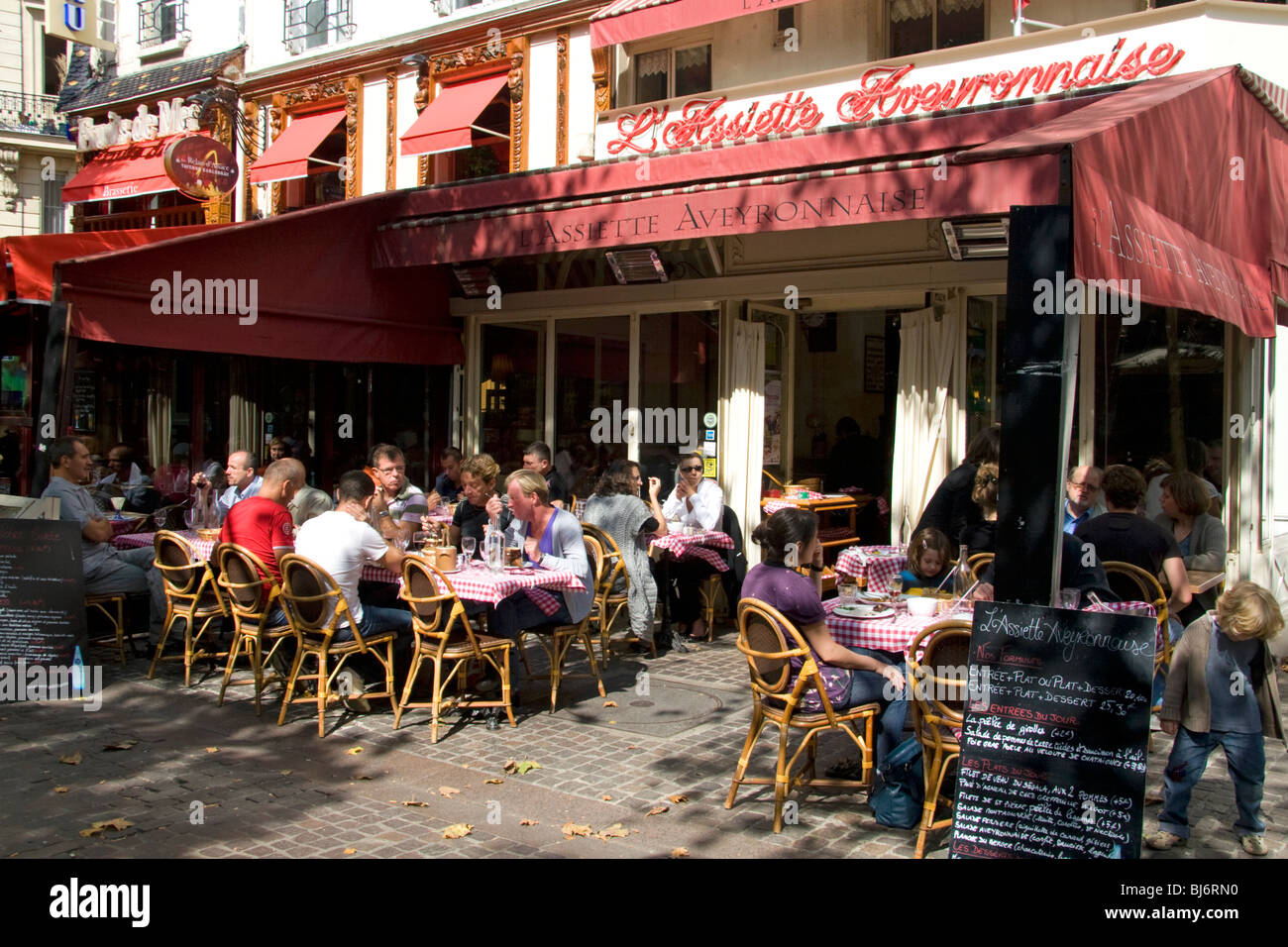 Straßencafés in der Nähe von Les Halles in Paris, Frankreich, Stockfoto