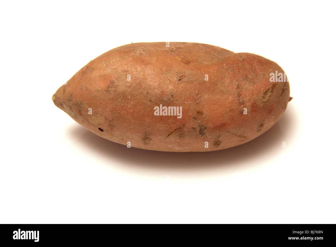 Süßkartoffel auf einem weißen studio Hintergrund isoliert. Stockfoto