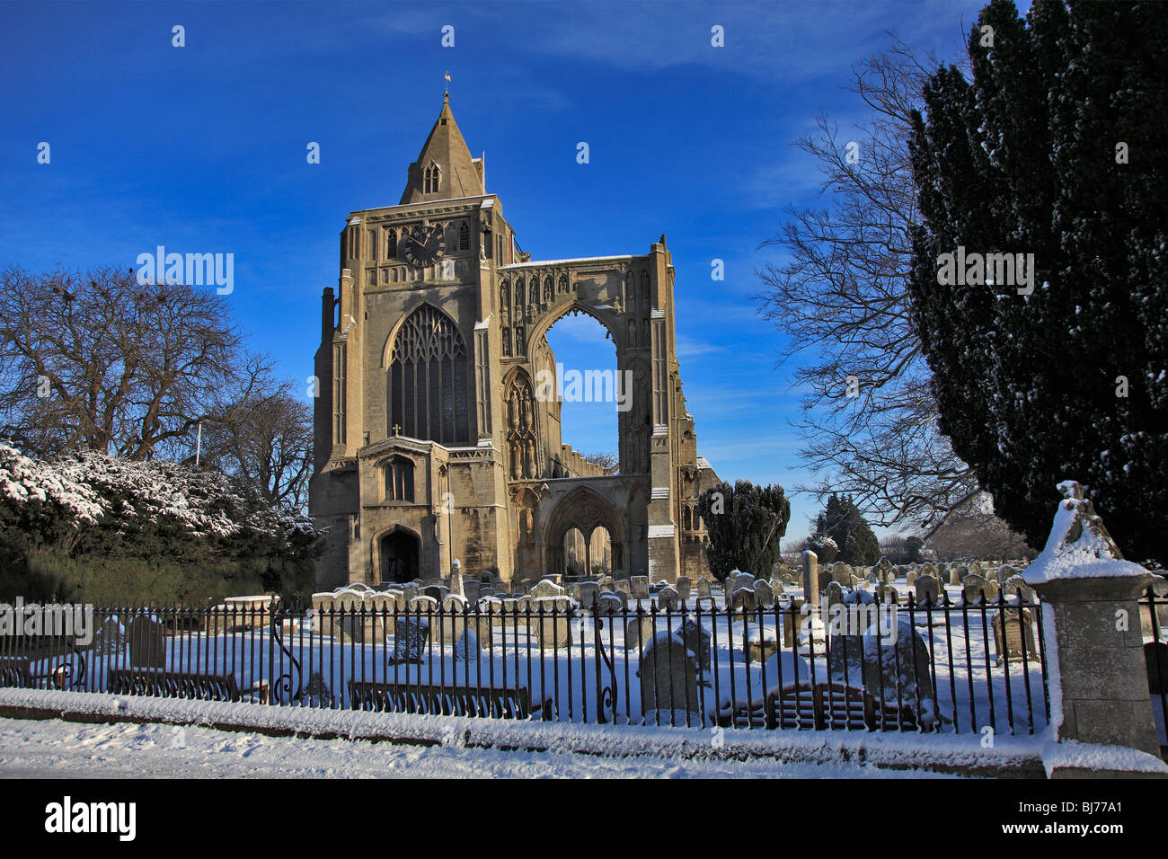 Winter Schnee Crowland Abtei Lincolnshire East Anglia England Stockfoto