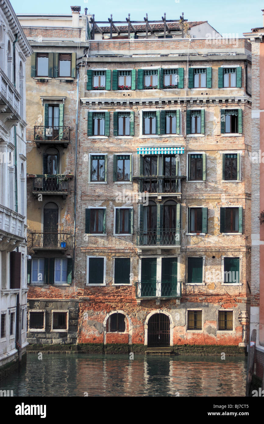 Mehrgeschossige Wohnhäuser in Venedig, Italien Stockfoto