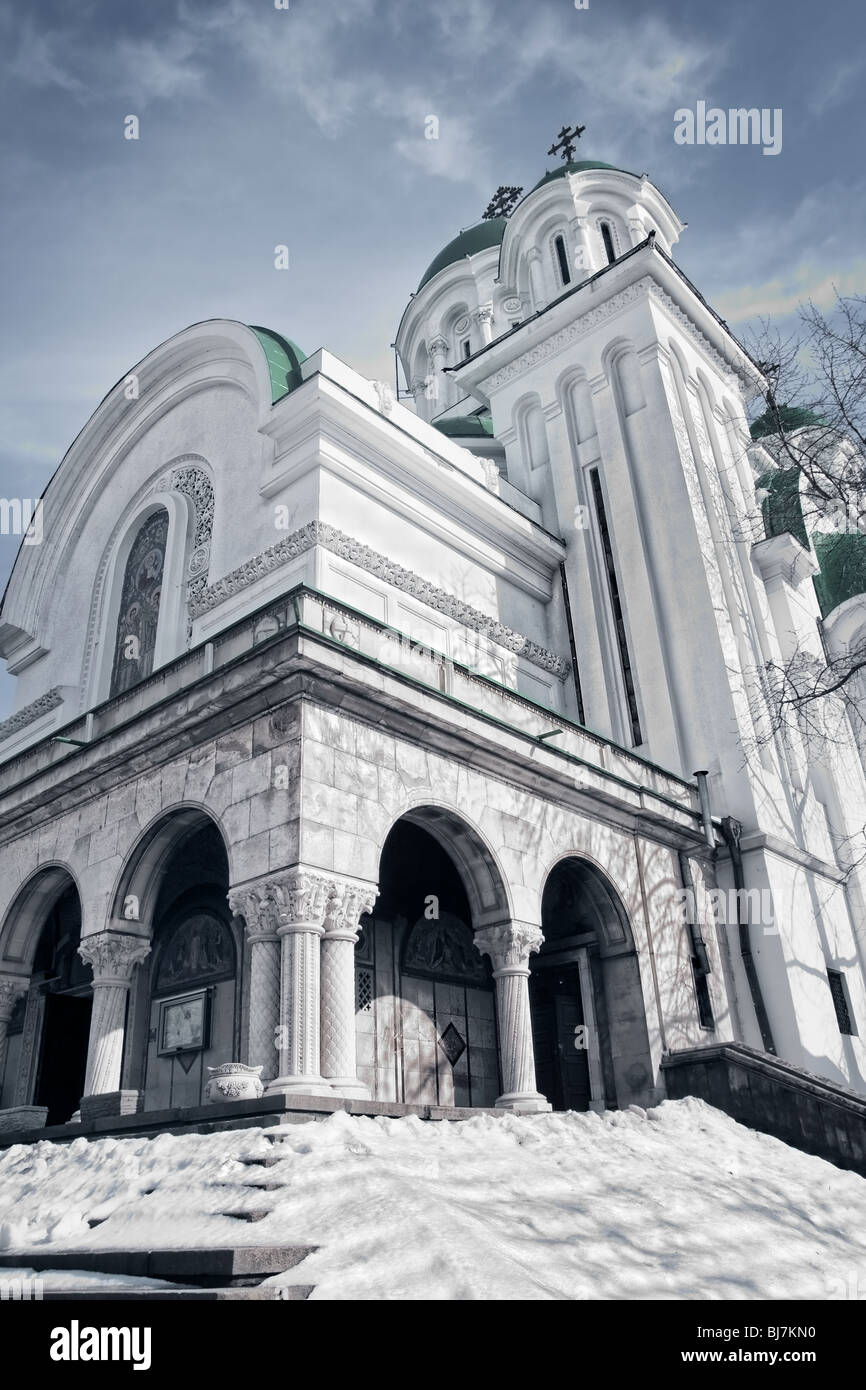 Außenseite des orthodoxen alte antike Kirche im Winter Stockfoto