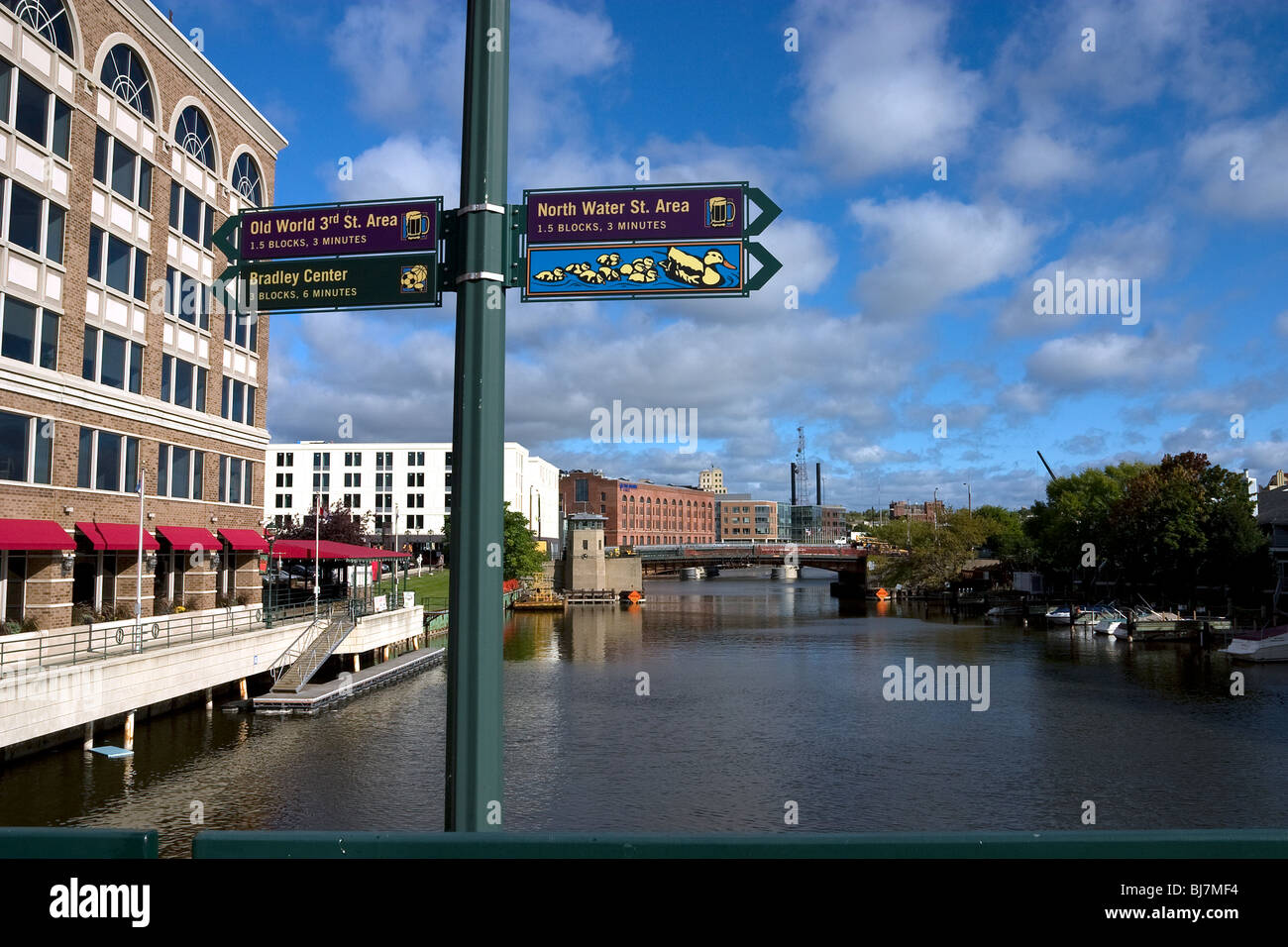Riverwalk entlang des Milwaukee River, Milwaukee, Wisconsin, USA Stockfoto