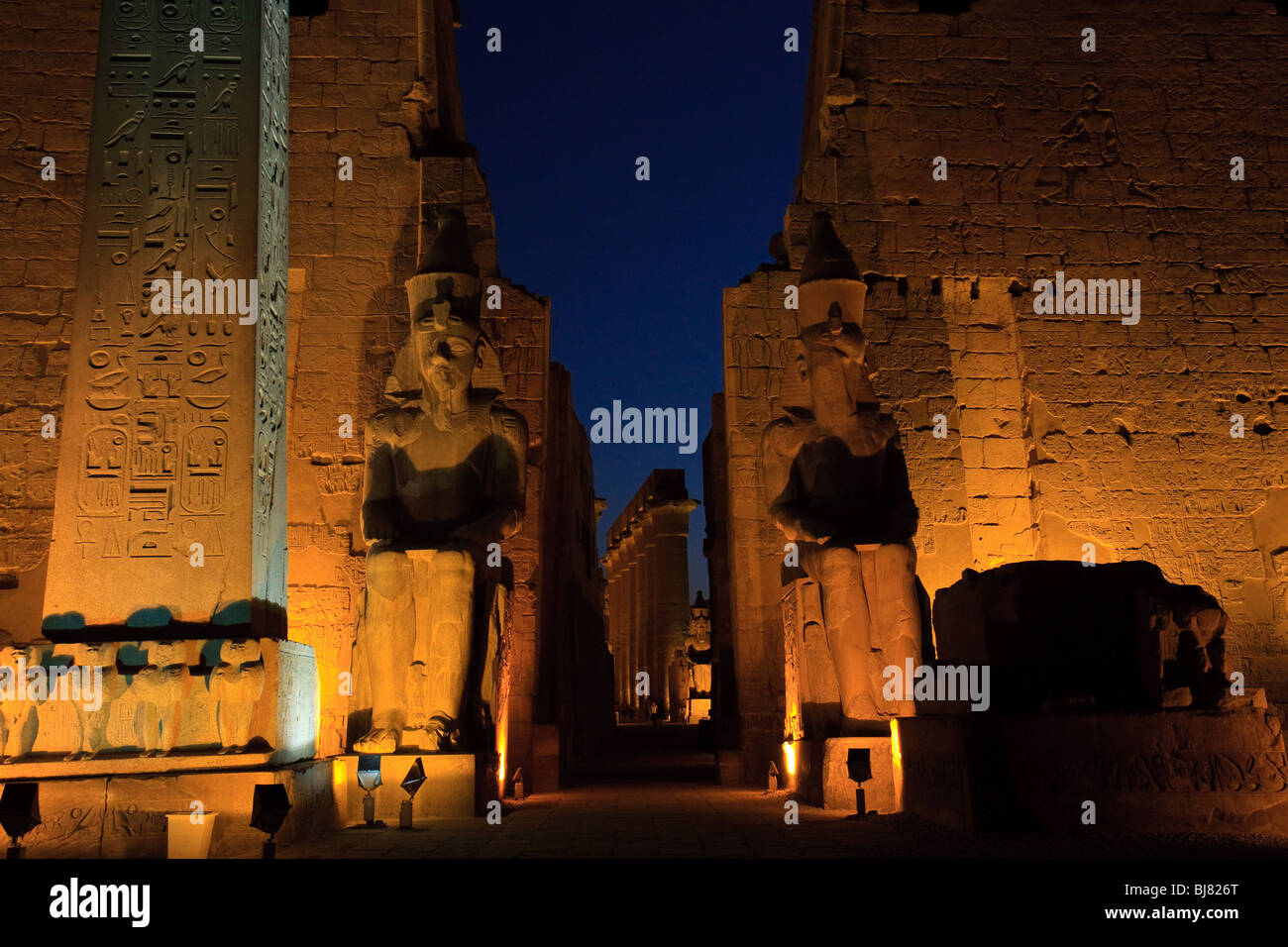 Afrika Ägypten Luxor Tempel Ramses II Koloss Stockfoto