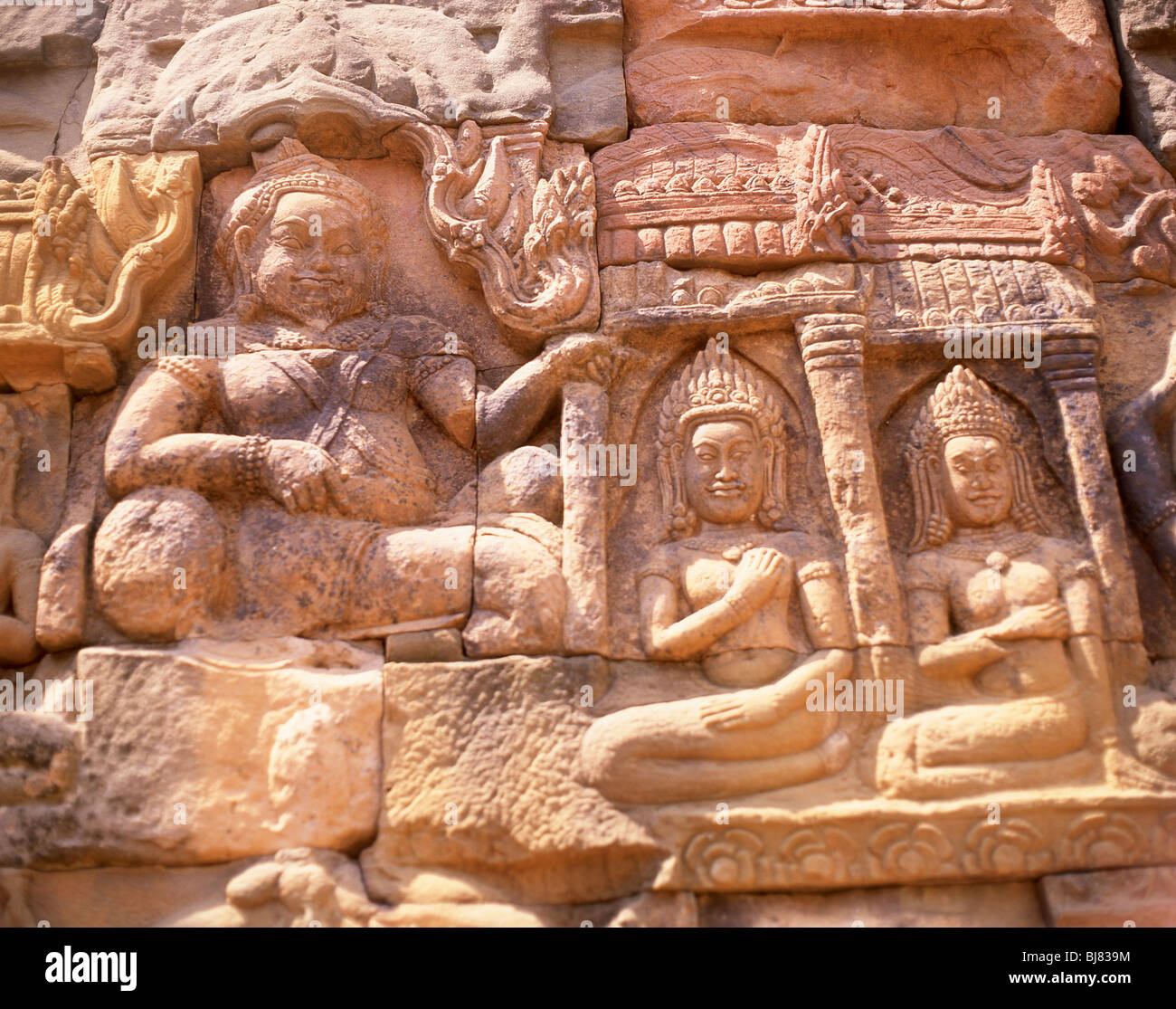 Antike Steinmetzarbeiten, Terrasse der Aussätzige König, Angkor Thom, Siem Reap, Kambodscha Stockfoto