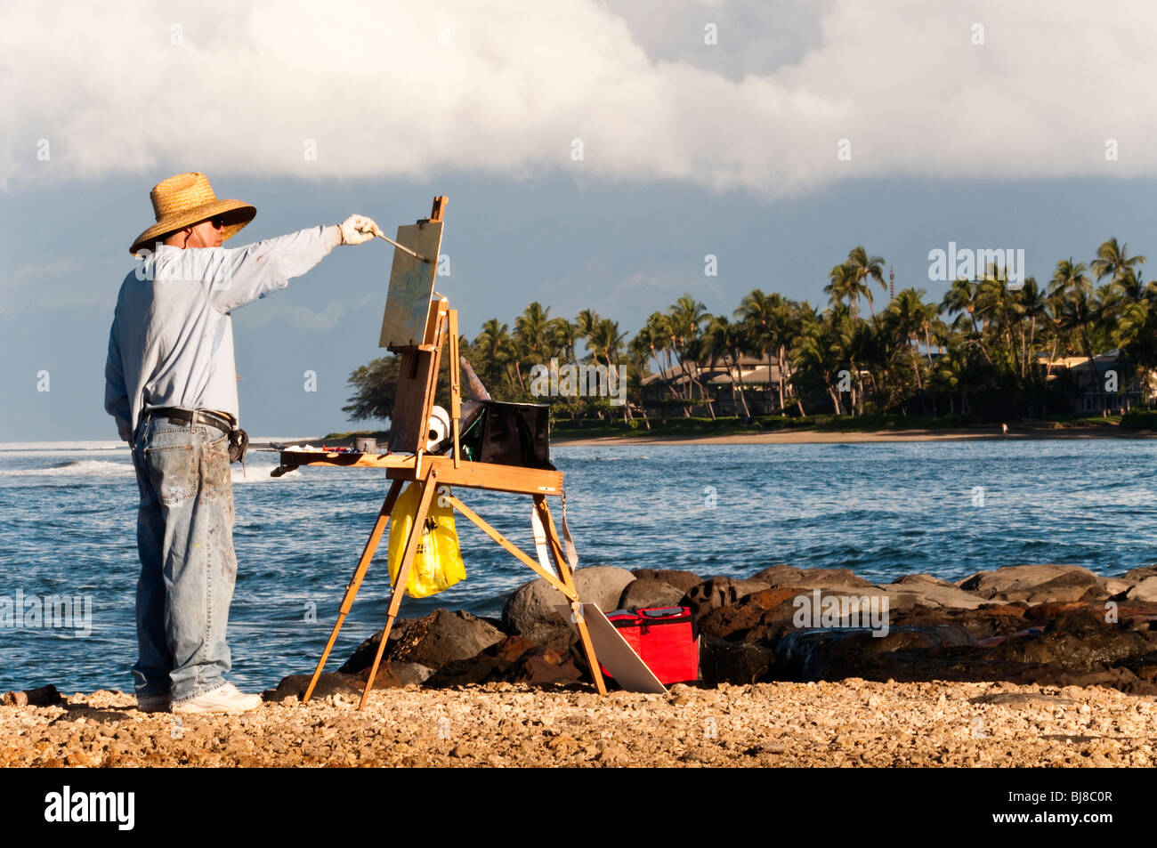 "Plein Air" Künstler Malerei in Lahaina Harbor Maui Hawaii.  Molokai im Hintergrund Stockfoto