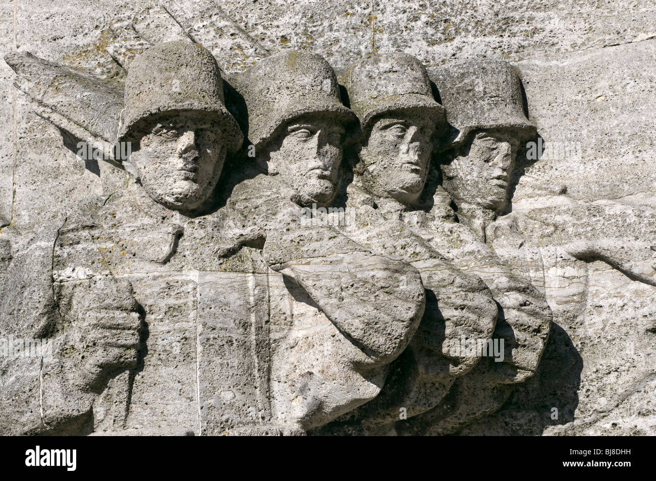 Das Denkmal für die 39. Füsilier-Regiment am Reeser Platz in Düsseldorf, Deutschland, kurz vor dem 2. Weltkrieg begann 1939 abgeschlossen. Stockfoto