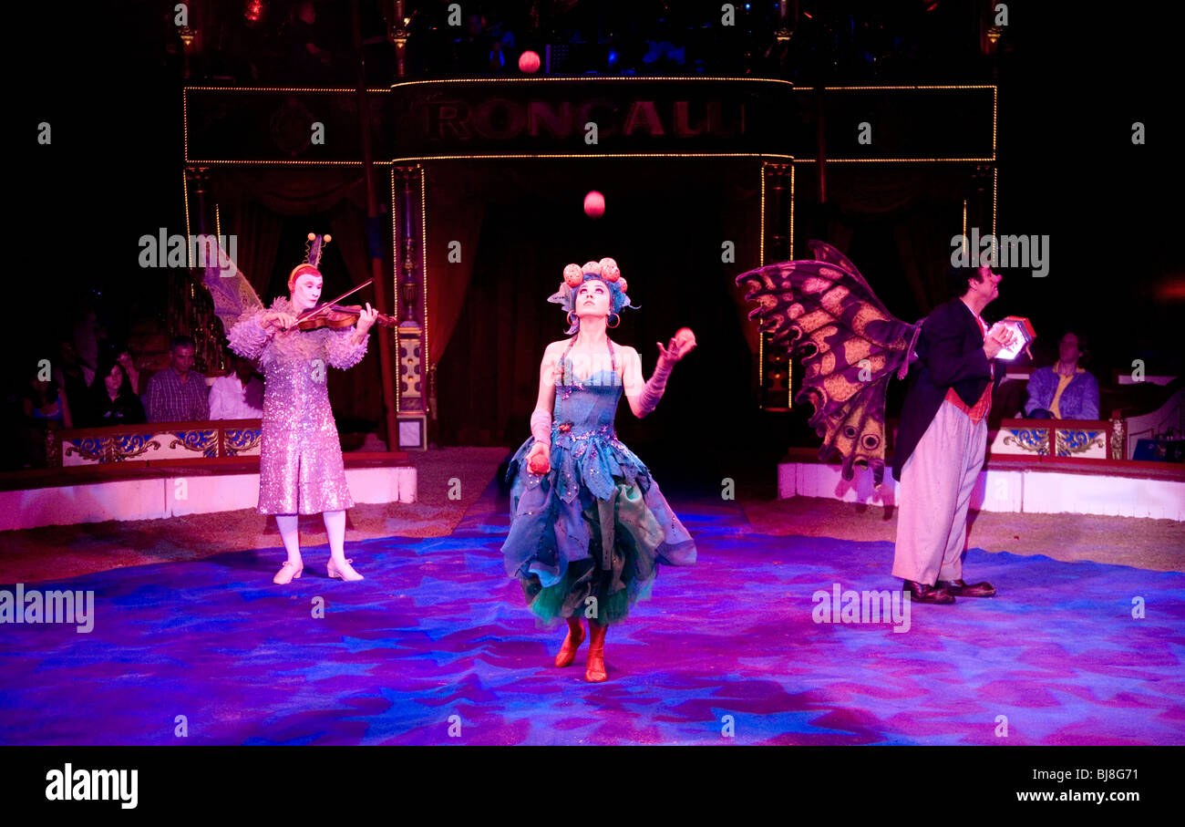 circus-roncalli-clown-stockfotos-und-bilder-kaufen-alamy