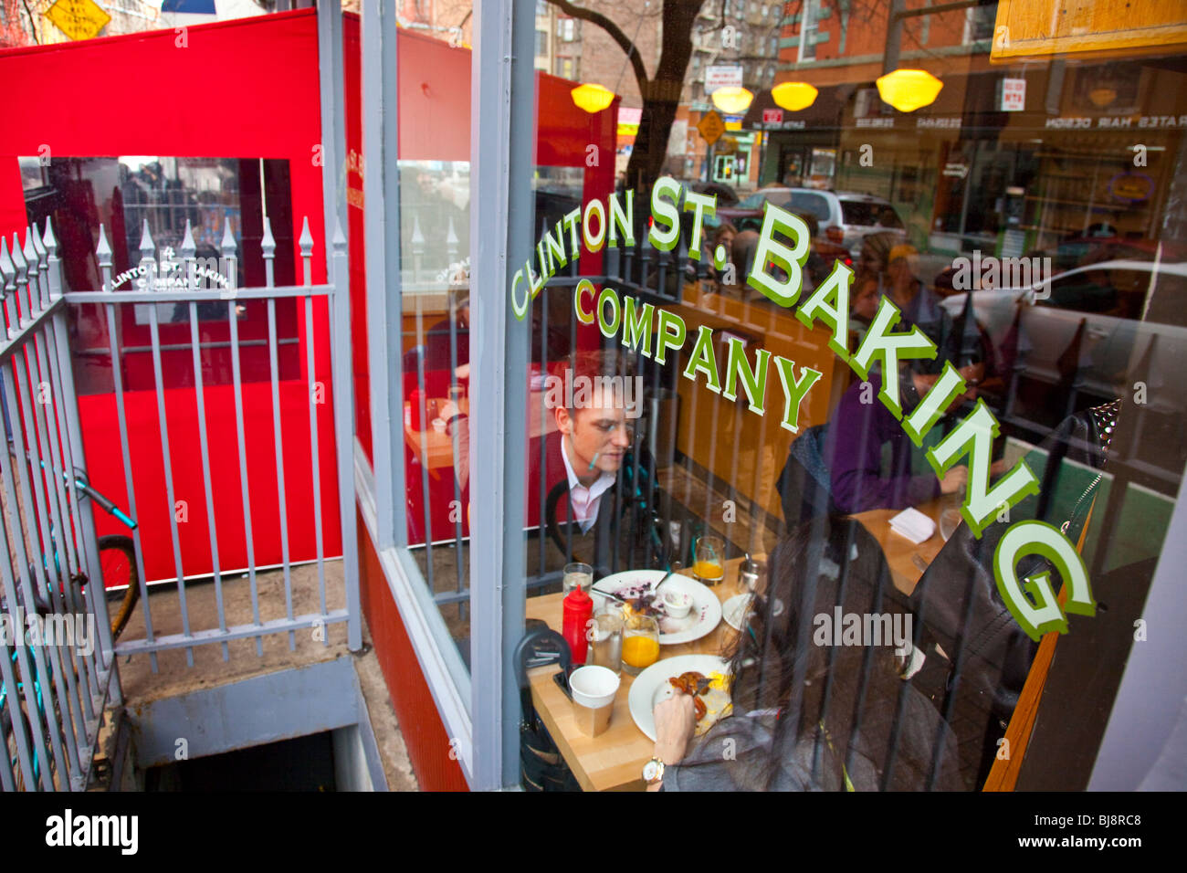 Brunch im Clinton St Backen Unternehmen in der Lower East Side, Manhattan, New York Stockfoto