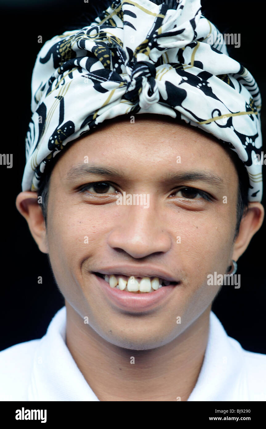 junger Mann in Kuta, Bali, Indonesien Stockfoto