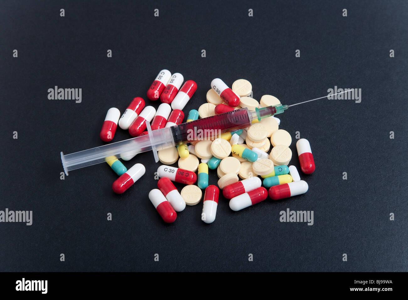 Medikament Paraphernalia equipment products oder Materialien und illegale Drogen Stockfoto