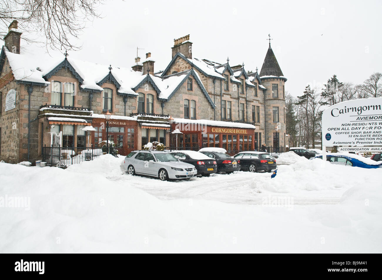 Dh Aviemore Cairngorm Hotel AVIEMORE INVERNESSSHIRE Gebäude schnee im winter Urlaub ski resort Schottland schottisches Hochland, Großbritannien Stockfoto