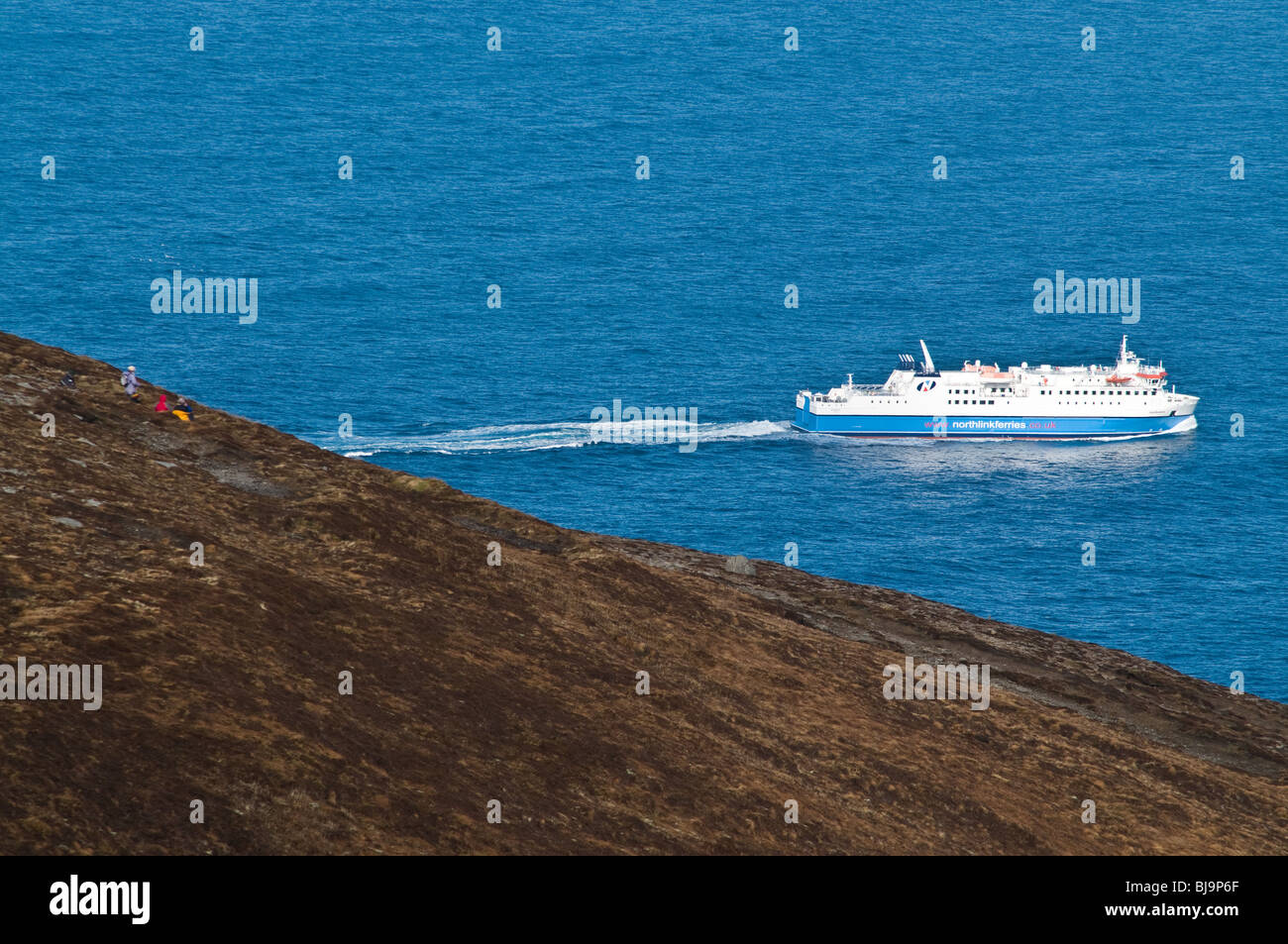 dh HOY SOUND ORKNEY Northlink Fähren MV Hamnavoe Fähre Tourist Ramblers Autofähre anzeigen Stockfoto