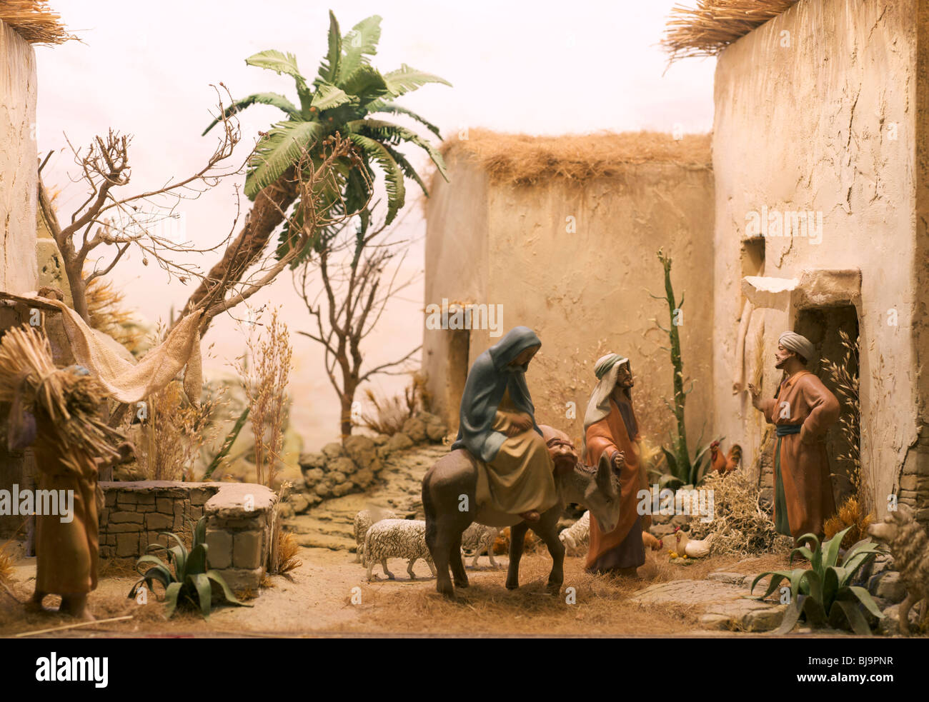Diorama des evangelischen Szene: Maria und Josef auf der Suche nach einem Platz zum Ausruhen Stockfoto
